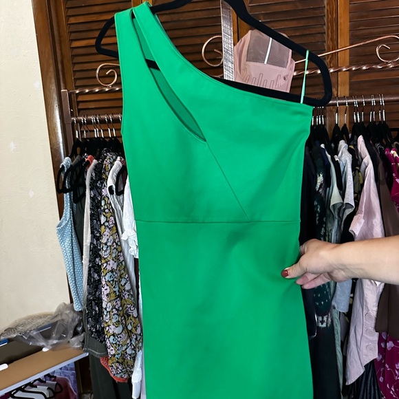 Superdown Revolve Nava Dress Green One Shoulder - Picture 2 of 3